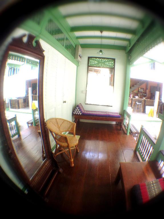 Green Teak House - image 6