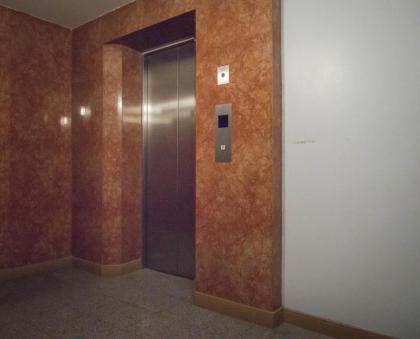 BIRD ROOM HOTEL - PRATUNAM - image 9