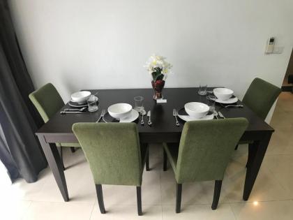 Twin Peaks Sukhumvit Suites - image 13