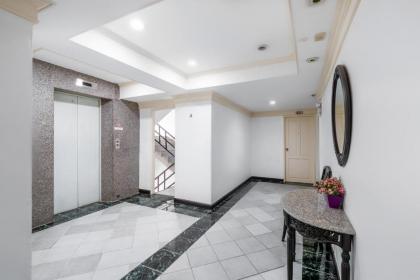 OYO 1042 Boon’s Residence (Sathorn) - image 11