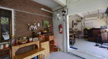 Banana hostel (Don Muang) - image 8
