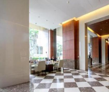 Modern 2-bedroom duplex in the heart of Bangkok - image 10