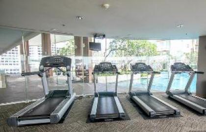 Modern 2-bedroom duplex in the heart of Bangkok - image 12