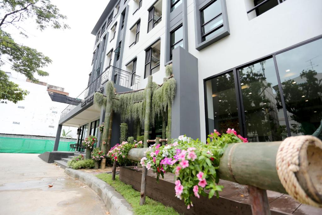 Bangkok Oasis Hotel (SHA Extra Plus) - image 4