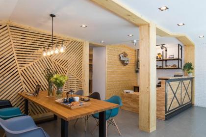 Timber hostel - image 2