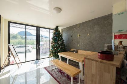 5 Chang Palace Hotel - image 9