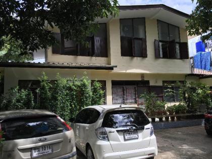 Many Trees Hostel