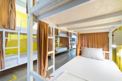 OYO 618 At Khaosan Hostel - image 5