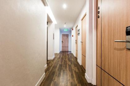 Metro Hotel - image 15
