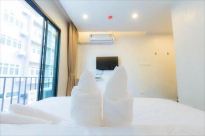Metro Hotel - image 3