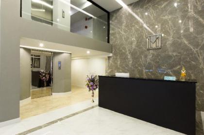 Metro Hotel - image 6