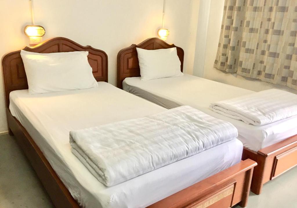 D House Hostel - main image