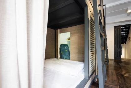 Warm Window Silom - image 5