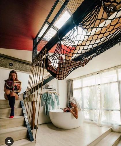 YOLO Bangkok Boutique Hotel - image 11