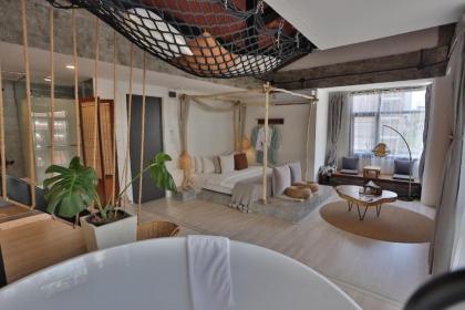 YOLO Bangkok Boutique Hotel - image 14