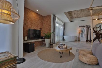 YOLO Bangkok Boutique Hotel - image 17