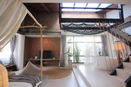 YOLO Bangkok Boutique Hotel - image 5