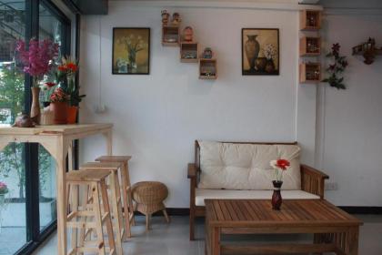 Happy Hostel - image 12