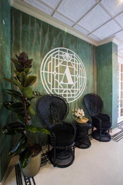 Azure Hostel Bangkok - image 15