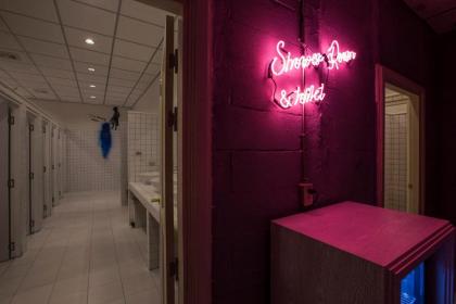 Azure Hostel Bangkok - image 19