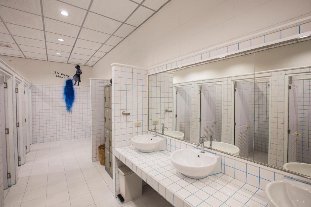 Azure Hostel Bangkok - image 3