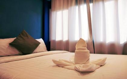Sleep with me Bangkok   BtS Phra Khanong 
