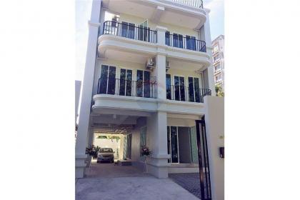 tEAK VILLA 