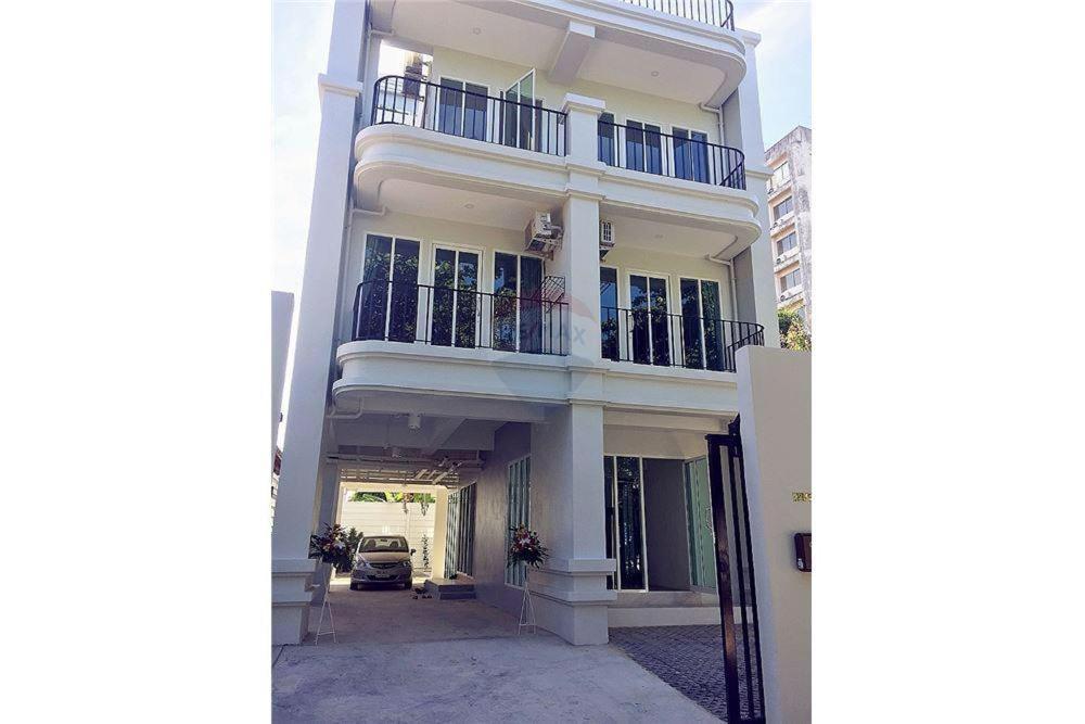 TEAK VILLA - main image