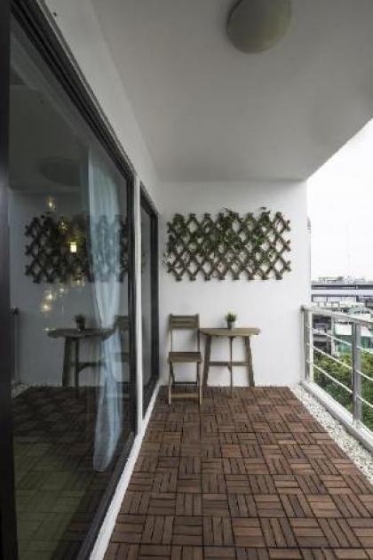 Bangkok Duplex Condo Near BTS with Hi-Speed WiFi - image 5
