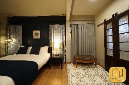 Vegan/Vegetarian Bed&Breakfast in Old Bangkok-BLUE - image 8