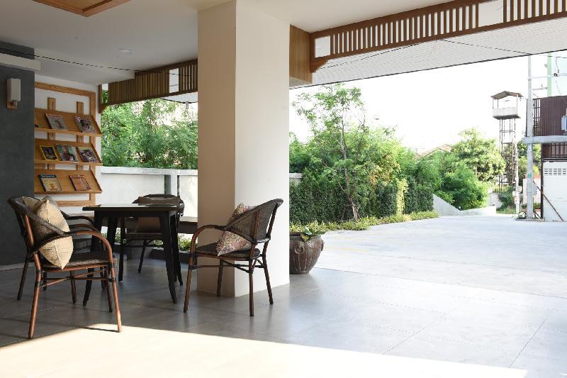 Home Inn Hotel - image 2