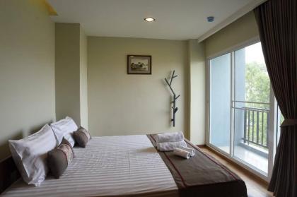 Home Inn Hotel - image 3