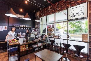 Cozy Living in Bangkok 60m to MRT near chatuchank - main image