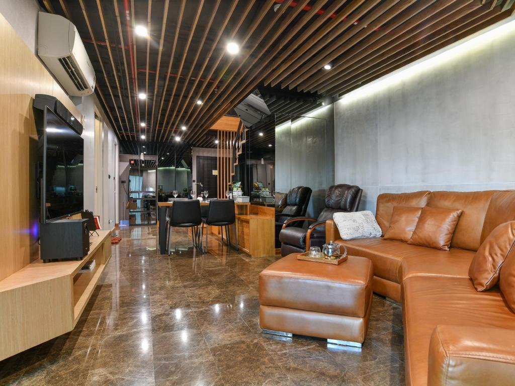 Centrally located 3 BDR Duplex w train access - main image