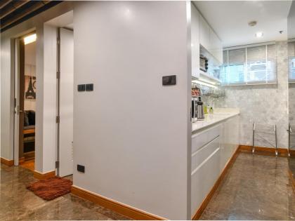 Centrally located 3 BDR Duplex w train access - image 13