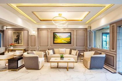 Penyos Service Apartment - image 17