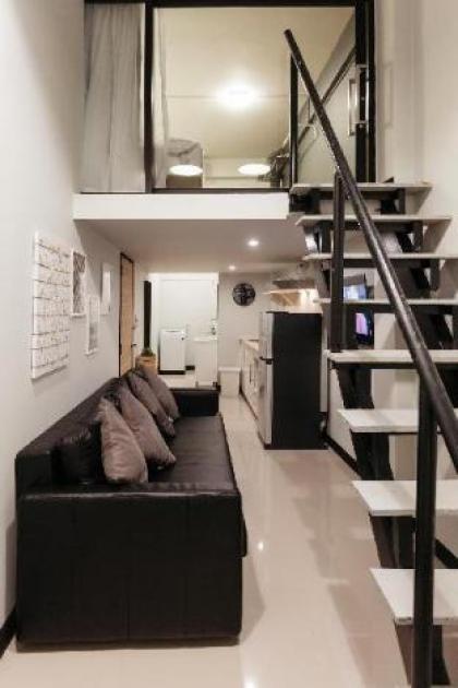 S1 Large Duplex Silom 3 Beds Full Kitchen WIFI - image 11