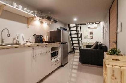 S1 Large Duplex Silom 3 Beds Full Kitchen WIFI - image 13