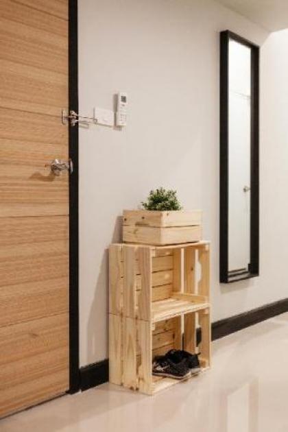 S1 Large Duplex Silom 3 Beds Full Kitchen WIFI - image 14