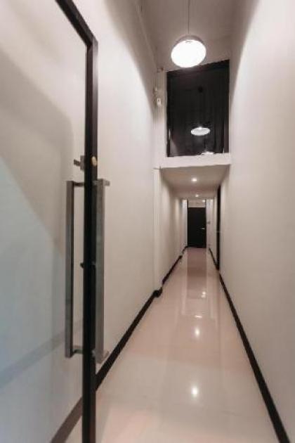 S1 Large Duplex Silom 3 Beds Full Kitchen WIFI - image 6