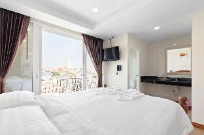 Deluxe Double Bed (DDB)-Royale 8 Ville - image 4