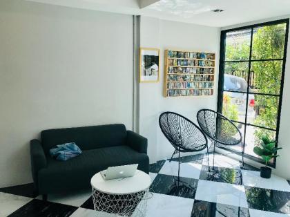 9TY Hotel - image 4