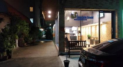 SleepCats Hostel - image 18