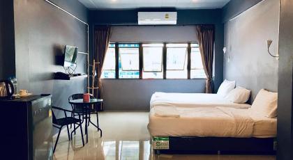 SleepCats Hostel - image 2