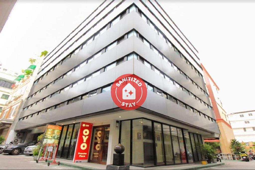 OYO 225 Premier Place Bangkok - main image