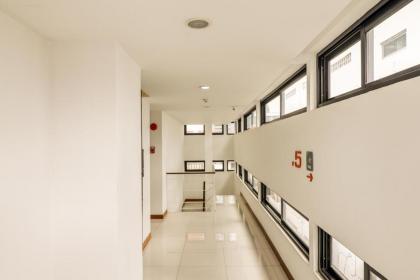 OYO 225 Premier Place Bangkok - image 17