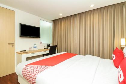 OYO 225 Premier Place Bangkok - image 9