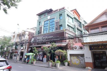 Super OYO 483 Pannee Hotel Khaosan - image 12
