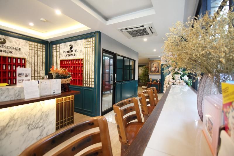 Super OYO 483 Pannee Hotel Khaosan - image 2