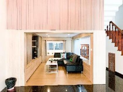 Family Friendly! Hot spot in Bangkok cozy house! - image 10